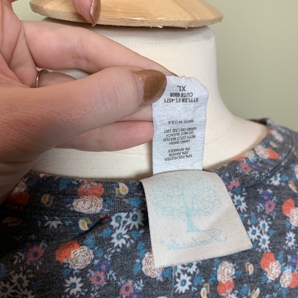 Freeloader floral dolman - Picture 4 of 4